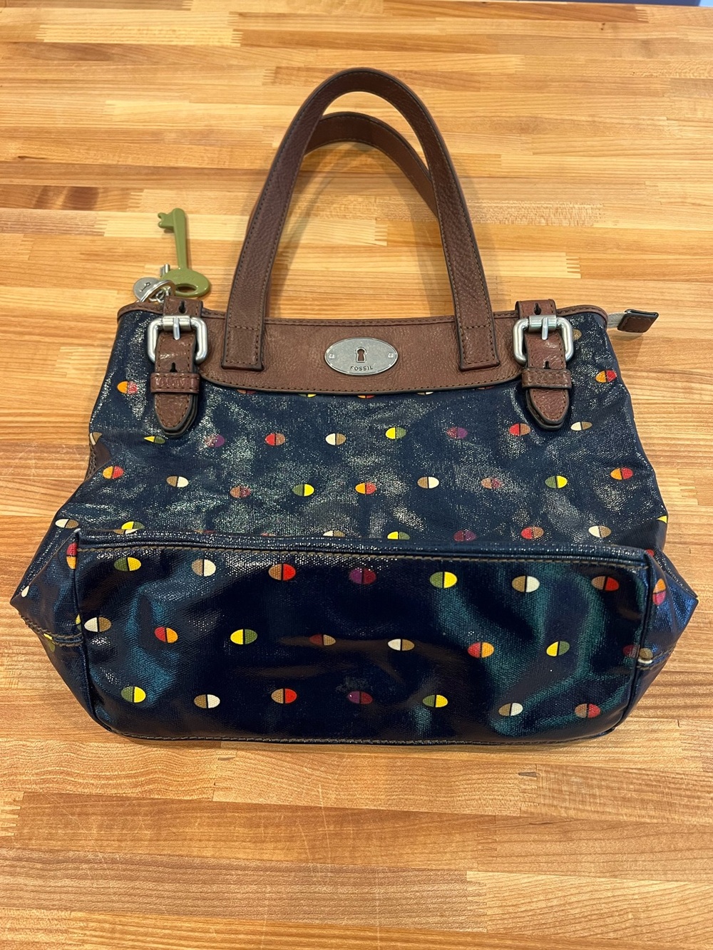 💙Fossil Key-Per Coated Canvas Navy Polkadot Tote w Brown Trim & Straps - Picture 2 of 6